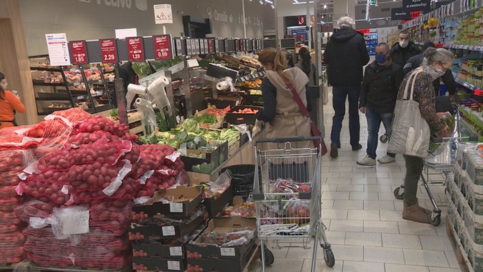 Nákaza pohne cenami.