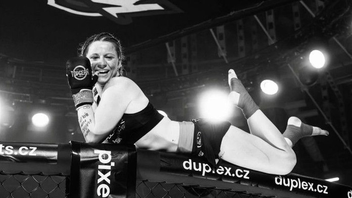 Tragické správy z Thajska. Po zrážke s kamiónom zahynula mladá zápasníčka a influencerka