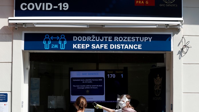 Richard Raši a Veronika Remišová v Na telo.