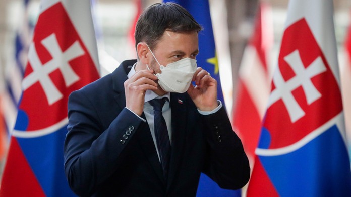 Premiér Eduard Heger.