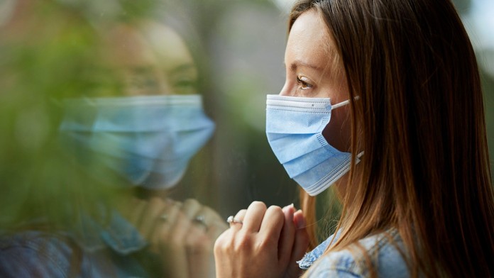 Ochorenie, pandémia, rúško (ilustračná snímka)