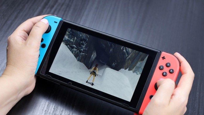 Otca zastrelil v spánku, pretože mu schoval hernú konzolu. Chlapcovi (11) hrozí výnimočný trest, súdia ho ako dospelého