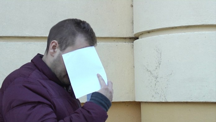 Vydieračovi veľmi do rečí nebolo.