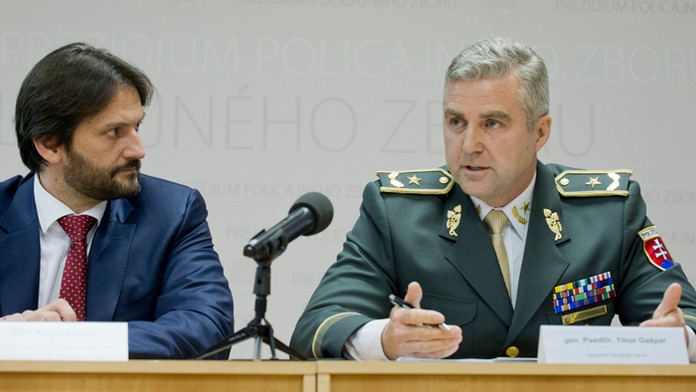 Minister vnútra Robert Kaliňák a prezident policajného zboru Tibor Gašpar.