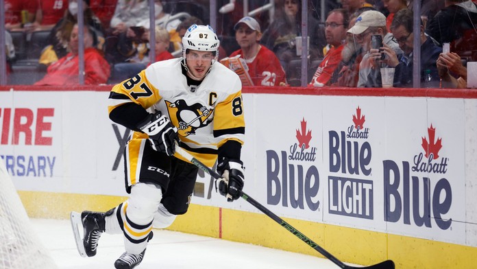 Sidney Crosby v zápase s Detroitom.
