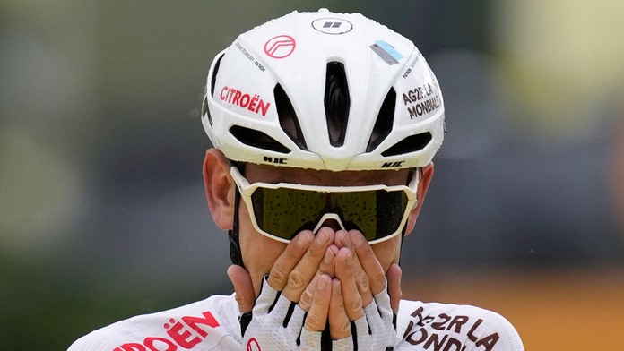 Austrálsky cyklista O'Connor z tímu AG2R Citroën sa teší po víťazstve v deviatej etape TdF.