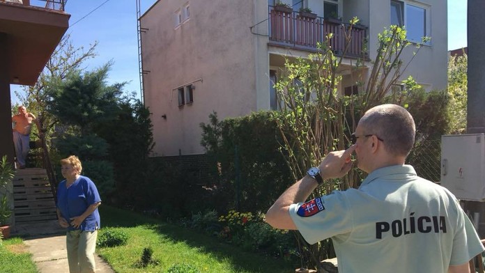 Polícia evakuuje oblasť v okolí bomby v Štúrove