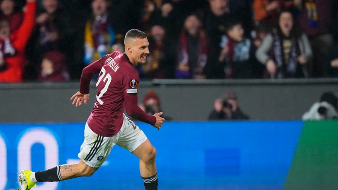 Haraslín rozhodol gólom o postupe Sparty Praha do osemfinále EL. Do ďalšej fázy súťaže sa dostalo aj AC Miláno