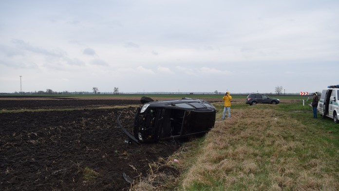 Havária študentov pri Komárne