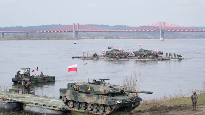 Cvičenie NATO v Poľsku poznačila tragická nehoda. Jeden vojak zomrel, ďalší je v kritickom stave