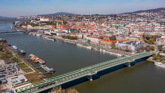 Bratislava je druhé najdrahšie mesto na východe Európy. Vieme, kto ju predbehol