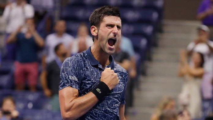 Novak Djokovič oslavuje víťazstvo nad Austrálčanom Johnom Millmanom vo štvrťfinálovom zápase US Open.