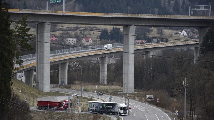 Na snímke vybudovaný úsek D3 na Kysuciach vo Svrčinovci.