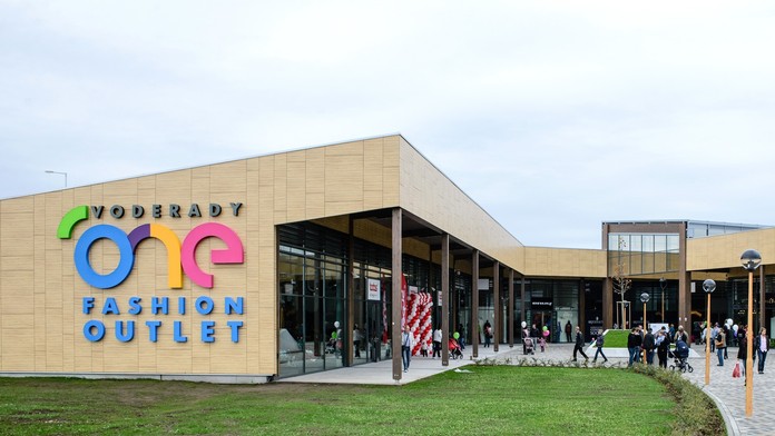 Na snímke prvé outletové centrom na Slovensku ONE Fashion Outlet vo Voderadoch
