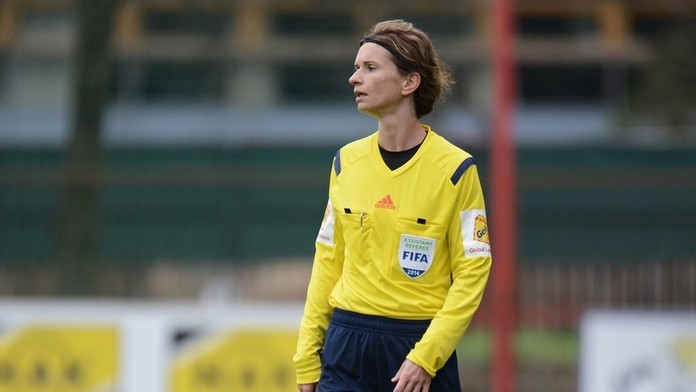 Rozhodkyňa Lucie Ratajová.