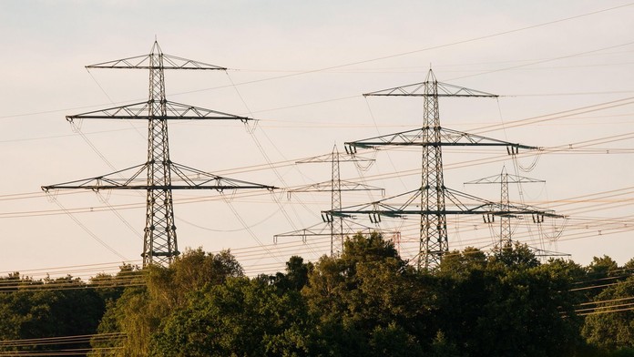 Balkánske štáty zasiahli masívne výpadky elektriny. Spôsobili problémy v doprave aj nákupných centrách