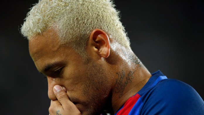 Snajper PSG Edinson Cavani oslavuje gól do siete Arsenalu Londýn v domácom dueli LM.