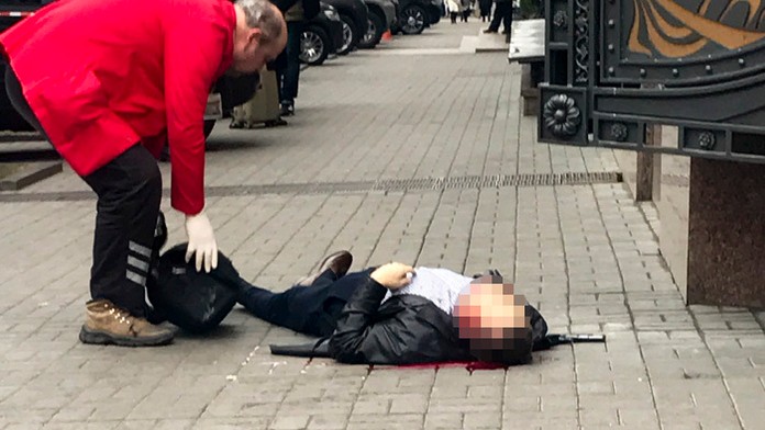 Mrazivé video: V Kyjeve zavraždili bývalého poslanca za bieleho dňa