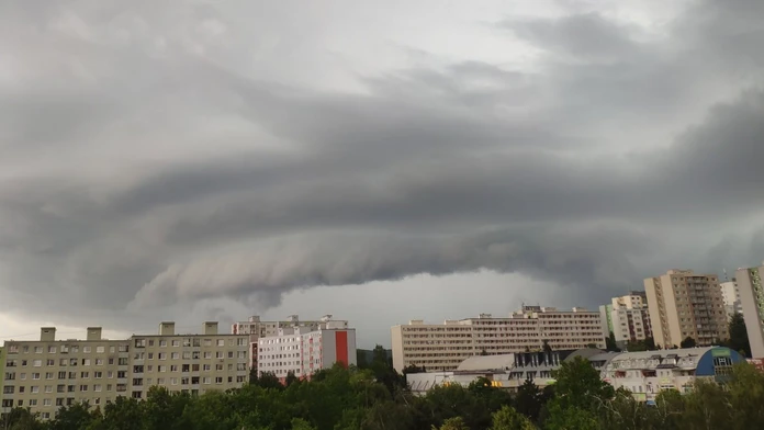 Búrka nad Košicami.