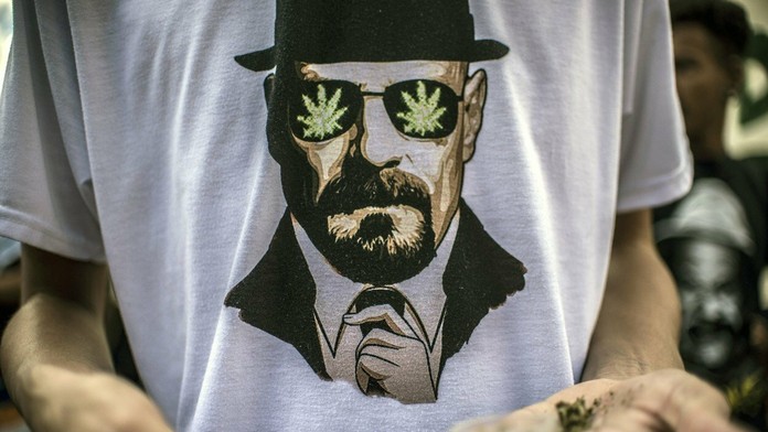 Na snímke slovenskí hokejoví reprezentanti do 20 rokov a vpravo tréner Ernest Bokroš počas prvého tréningu