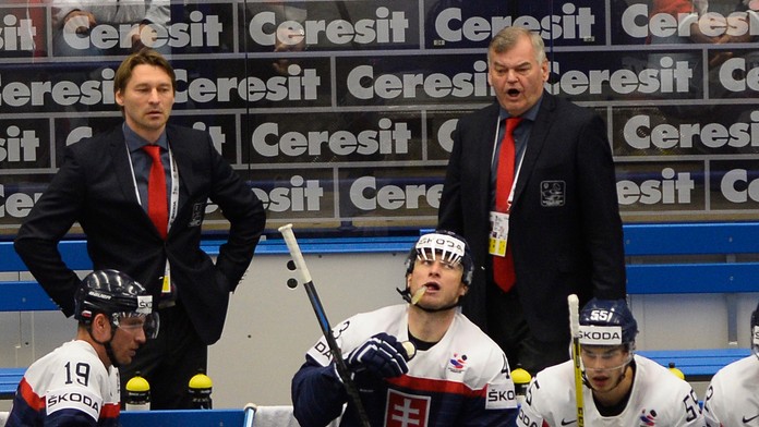 Tréner Vladimír Vůjtek počas zápasu s Dánskom.