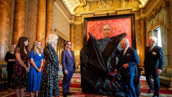 Odhalili oficiálny maľovaný portrét kráľa Karola III. Reagovala už aj kráľovná Camilla
