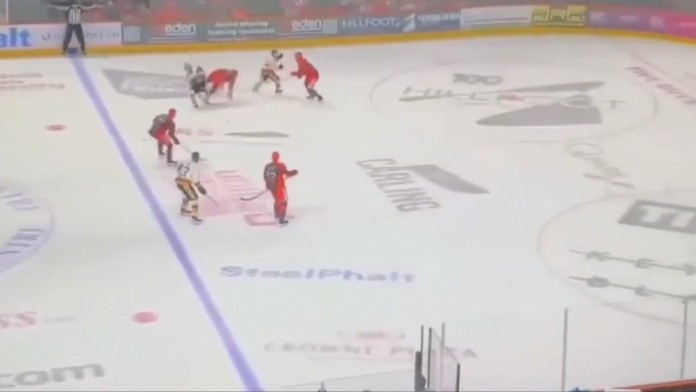 Americký hokejista zomrel po rozrezaní krku korčuľou. Aj slovenské kluby volajú po zásadnej zmene