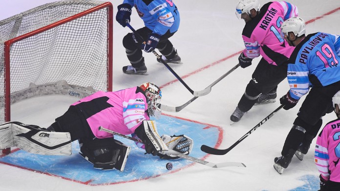 Očakávanú exhibíciu ovládli hráči západu. Z podujatia si odniesol ocenenie aj Pálffy