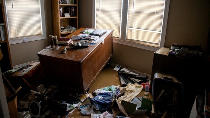 Pohľad na zaplavenú izbu v dome v americkom Dicksone.