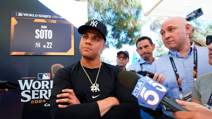 Na snímke dominikánsky bejzbalista Juan Soto, ktorý podpísal rekordnú zmluvu v histórii tímových športov. 