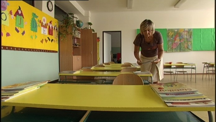 Niektorí učitelia sú v lete nezamestnaní. Podľa ministrov to nie je normálne