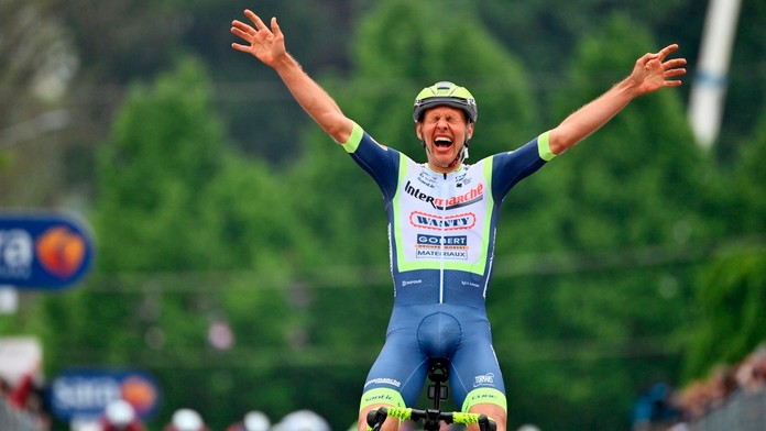 Taco Van der Hoorn sa raduje z víťazstva v 3. etape na Gire.