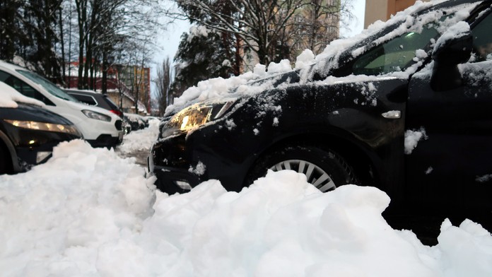 Bez prúdu je na strednom Slovensku 6000 odberateľov, kalamita sa zhoršila