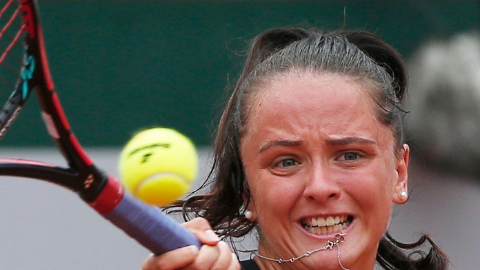 Viktória Kužmová počas duelu proti Jeline Svitolinovej na French Open 2018.