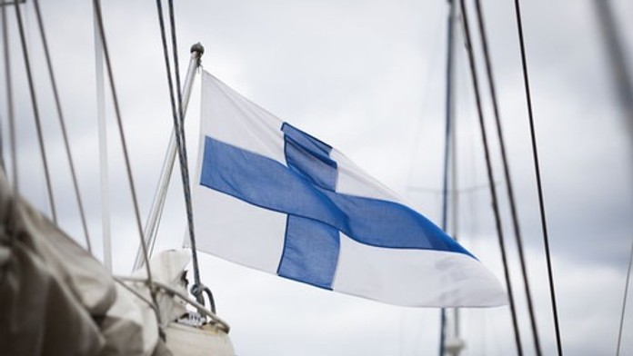 Fínske úrady zadržali loď po poškodení podmorského kábla