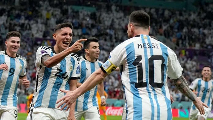 V Messiho tisíc a jednej noci odpálil ohňostroj radosti Martinez. Argentína je v semifinále