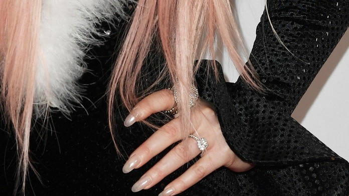 Sergei Bobrovski z Columbusu v dueli proti New Jersey.