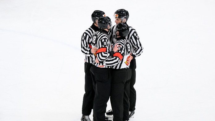 Diskusia rozhodcov (ilustračná foto)