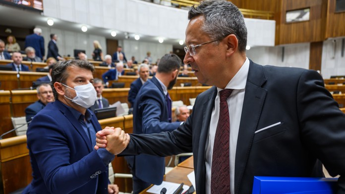 Poslanci schválili konsolidačný balík