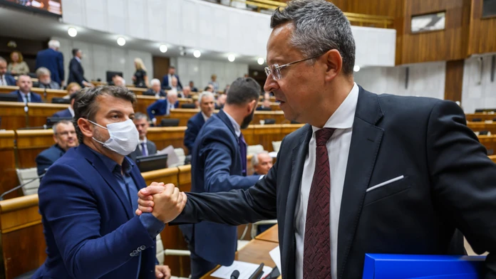 Poslanci schválili konsolidačný balík