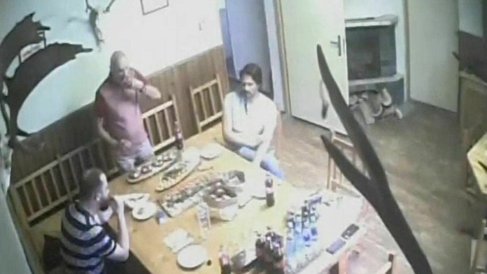 Robert Kaliňák, Miroslav Bödör (v ružovom tričku), Marek Para (v pruhovanom tričku) a Pavol Gašpar (vpravo).