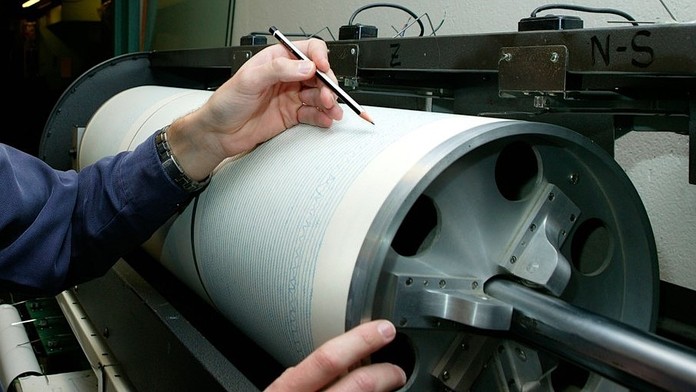 Seizmograf. Ilustračná snímka. 