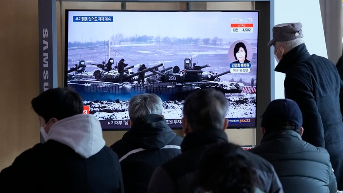 Rusko vníma vojnu na Ukrajine s humorom. Ide o štandardnú vojenskú prehliadku, len v Kyjeve, uviedla istá šéfredaktorka