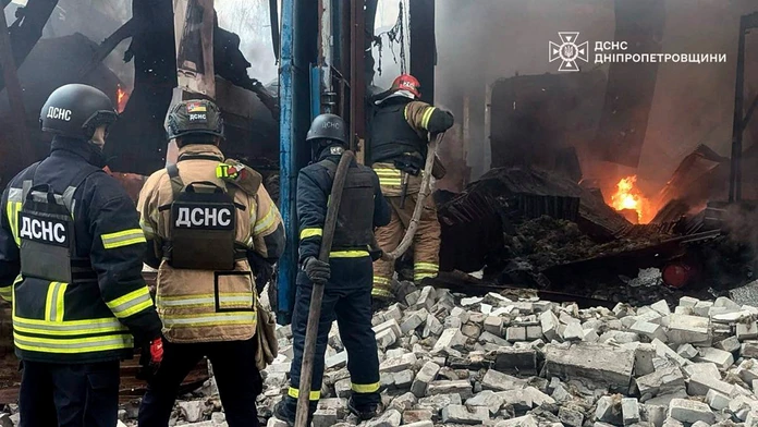 Rusi raketami útočili na obytnú oblasť v meste Kryvyj Rih. Zahynulo 12 ľudí vrátane troch detí