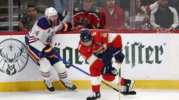 Získal vytúženú trofej a oznámil, že končí. Skúsený Američan uzavrel hokejovú kapitolu na vrchole