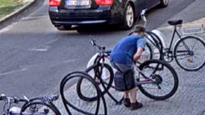 Krádež bicykla.