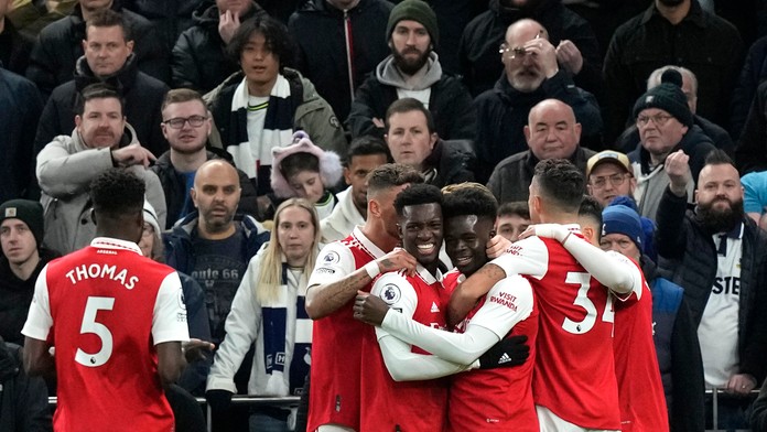 Premier league: Tak modrý alebo červený? Londýnske derby vyhrala Chelsea aj Arsenal