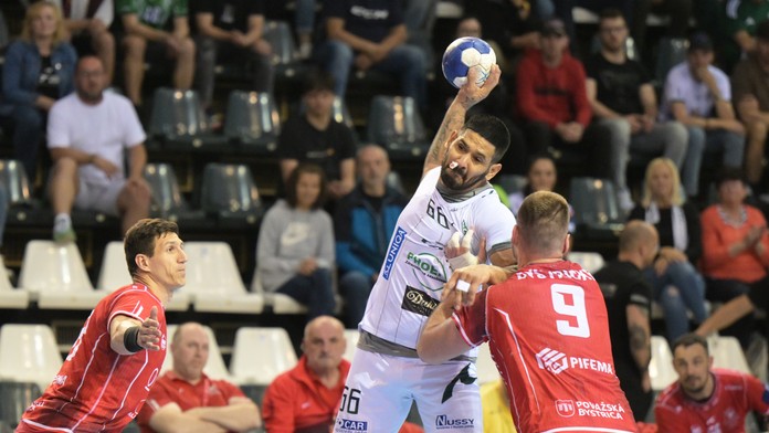 Hádzanári Prešova opäť oslavujú majstrovský titul. Rozhodujúci finálový zápas mali pevne v rukách