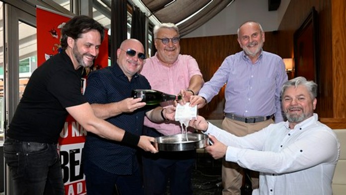 Ťažkosti s obličkami vyústili do veľkých problémov. Český spevák skolaboval v štúdiu