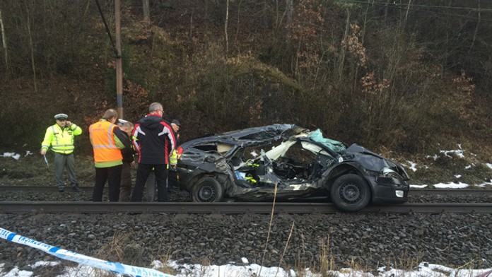 Nehoda na železničnom priecestí  pri Považskej Bystrici.